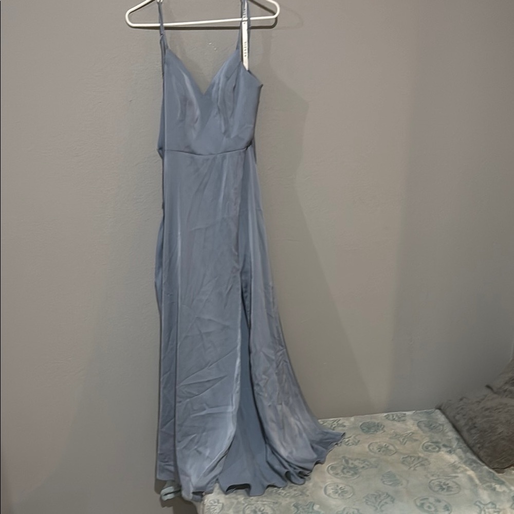 Elegant Blue Evening Gown - Picture 2 of 11